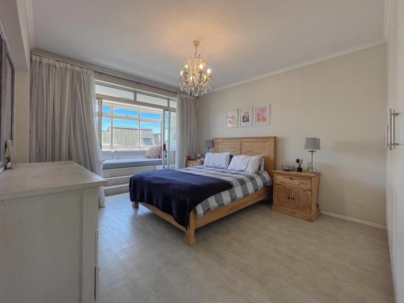 2 Bedroom Property for Sale in Mouille Point Western Cape